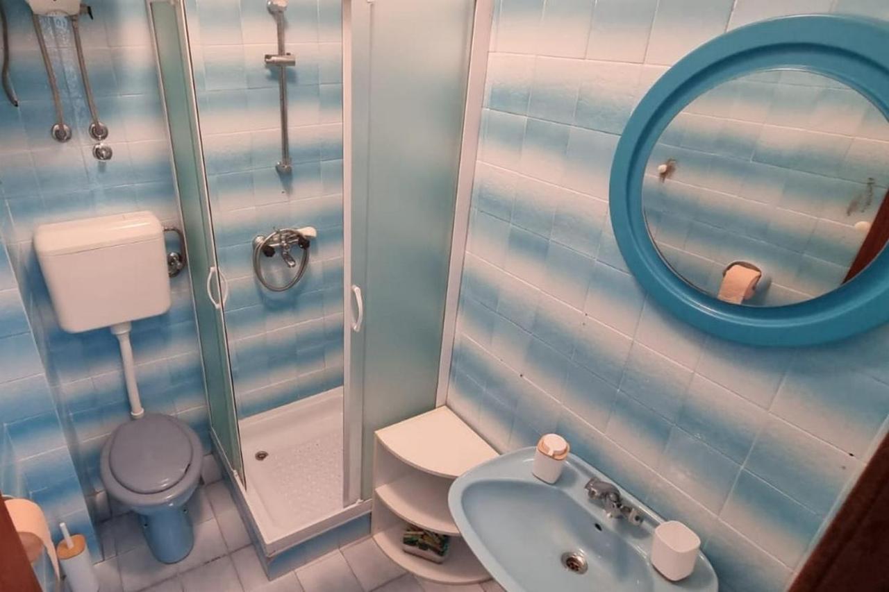 Apartments And Rooms With Parking Space Supetar, Brac - 5658 Eksteriør bilde
