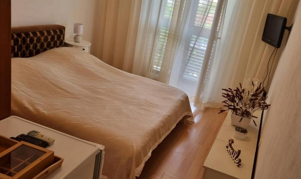 Apartments And Rooms With Parking Space Supetar, Brac - 5658 Eksteriør bilde