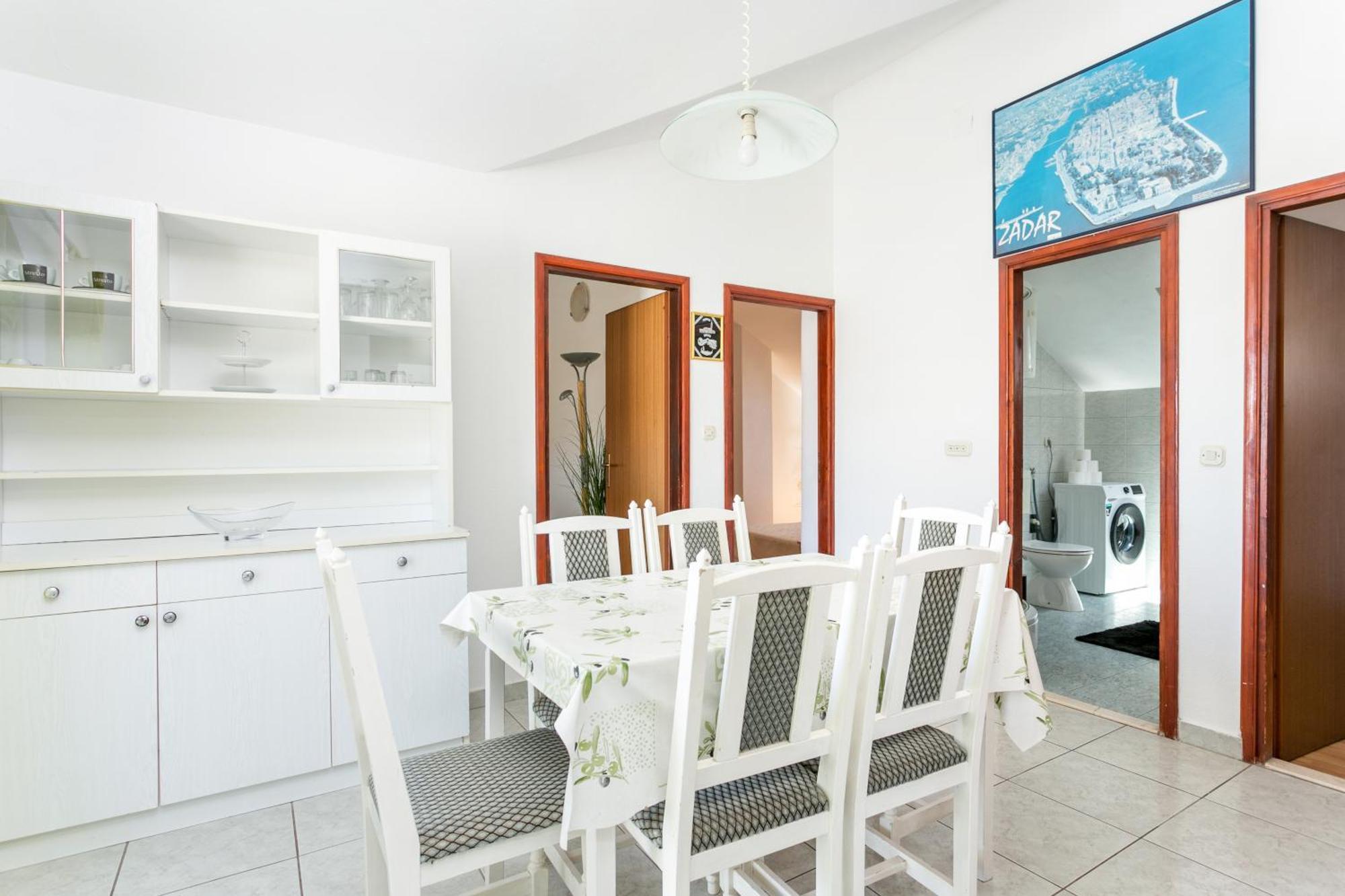 Apartments And Rooms With Parking Space Supetar, Brac - 5658 Rom bilde