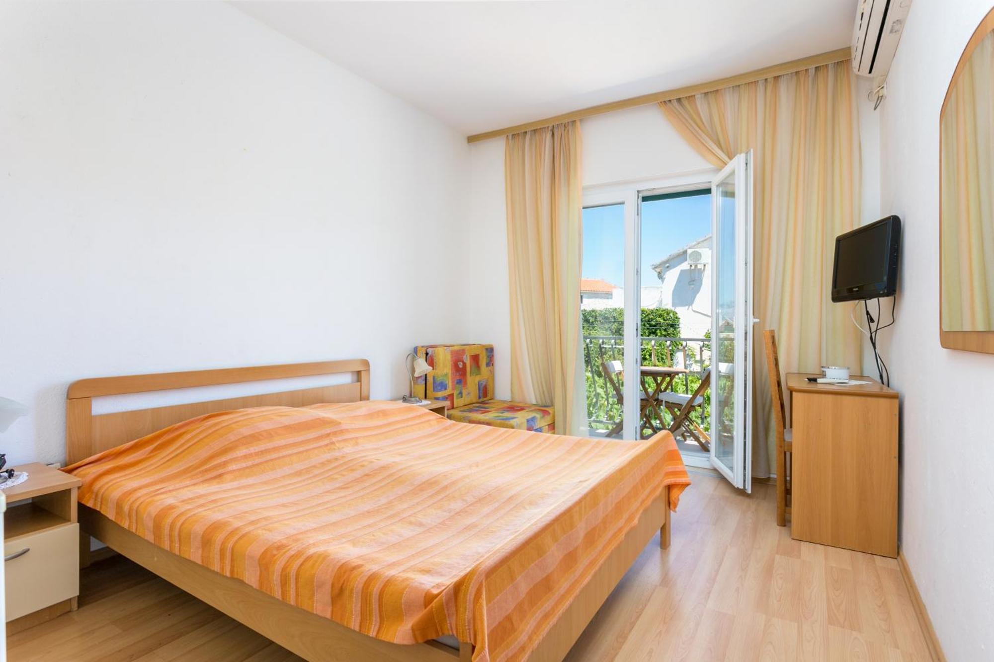 Apartments And Rooms With Parking Space Supetar, Brac - 5658 Eksteriør bilde