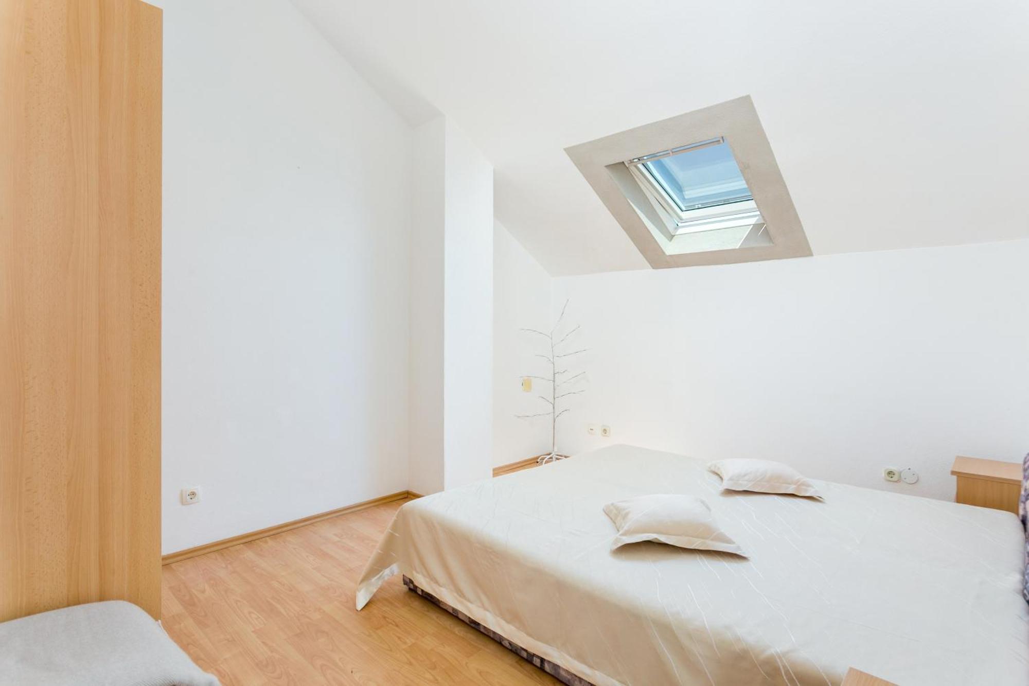 Apartments And Rooms With Parking Space Supetar, Brac - 5658 Eksteriør bilde
