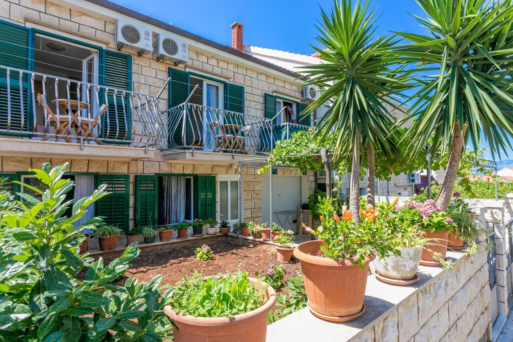 Apartments And Rooms With Parking Space Supetar, Brac - 5658 Eksteriør bilde