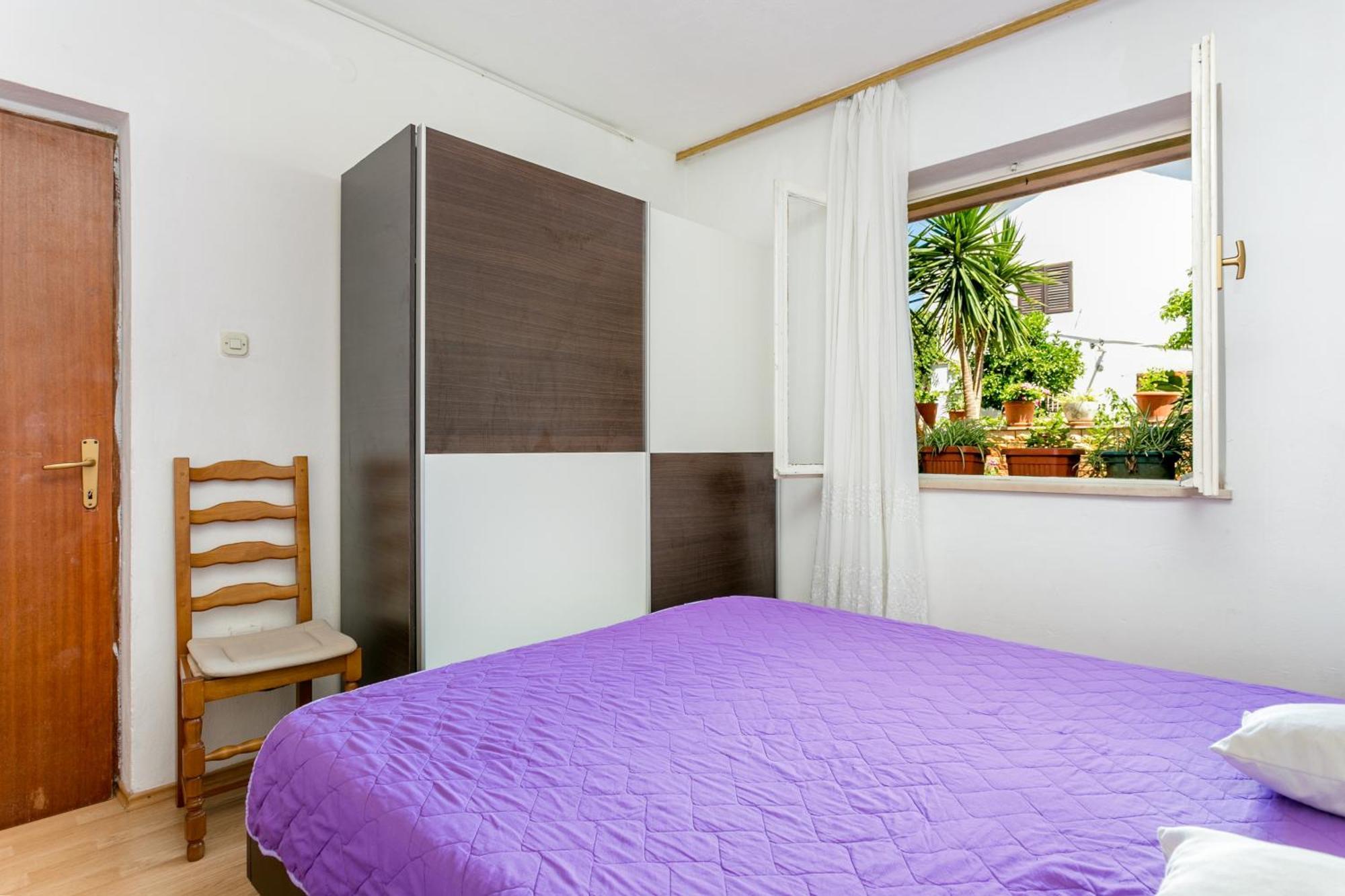Apartments And Rooms With Parking Space Supetar, Brac - 5658 Rom bilde